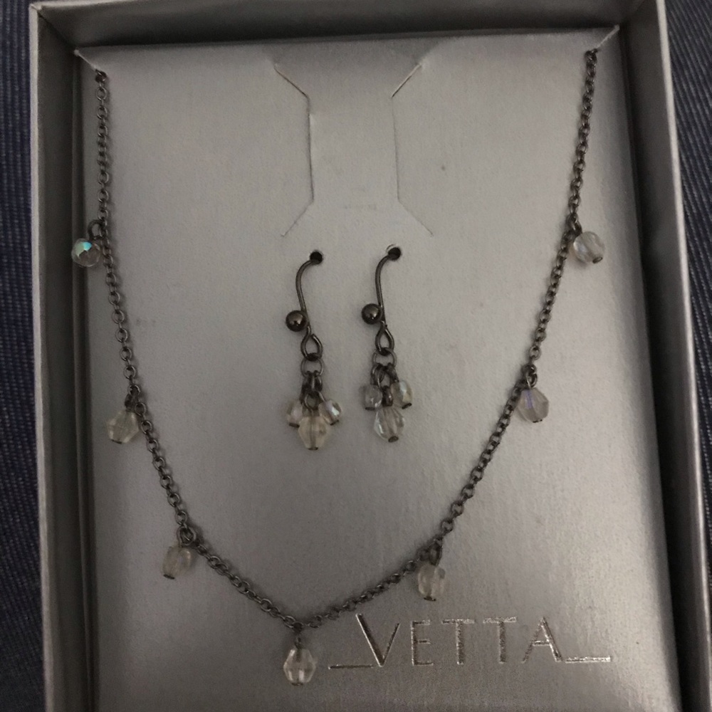 Vetta necklace and earrings new with box